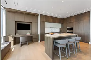 14 W Superior St, Chicago, IL 60654 - Photo 12