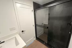 3710 N Kenmore Ave, Chicago, IL 60613 - Photo 6