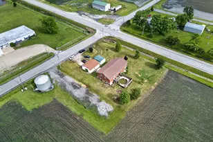 18015 N 2100 E Rd, Pontiac, IL 61764 - Photo 2