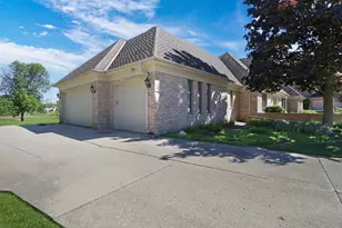 3011 Cyprus Ct, Buffalo Grove, IL 60089 - Photo 4