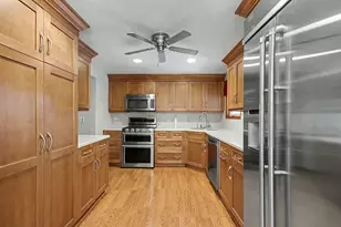 1714 Kingston Ln, Schaumburg, IL 60193 - Photo 10