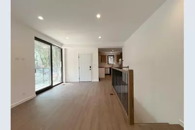 3710 N Kenmore Avenue #1, Chicago, IL 60613 - Photo 2