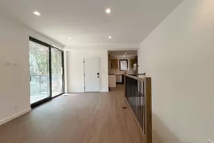 3710 N Kenmore Ave, Chicago, IL 60613 - Photo 2