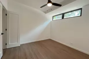 3710 N Kenmore Ave, Chicago, IL 60613 - Photo 10