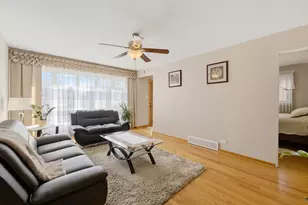 5836 S Mayfield Ave, Chicago, IL 60638 - Photo 4