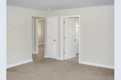 310 Wilshire Drive, Sandwich, IL 60548 - Photo 6
