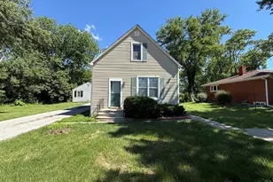 19 W 36th Pl, Steger, IL 60475 - Photo 2