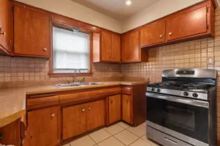 7307 S Damen Ave, Chicago, IL 60636 - Photo 8