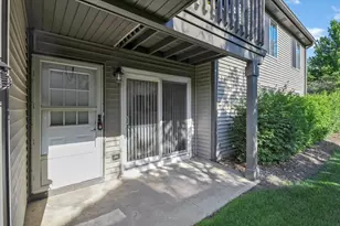 329 Grissom Ct, Hoffman Estates, IL 60169 - Photo 2
