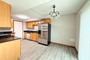 229 Juniper Dr, Bolingbrook, IL 60440 - Photo 6