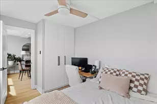 1355 N Sandburg Terrace, Chicago, IL 60610 - Photo 8