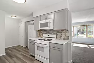 1844 Kerrybrook Ct, Sycamore, IL 60178 - Photo 8