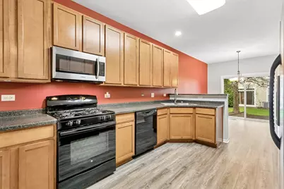725 S Jade Lane, Round Lake, IL 60073 - Photo 10