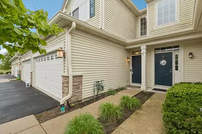 725 S Jade Lane, Round Lake, IL 60073 - Photo 2