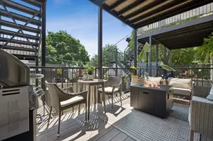 1039 W Grace St, Chicago, IL 60613 - Photo 24