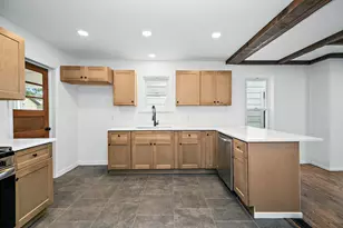 974 S Washington Ave, Kankakee, IL 60901 - Photo 10