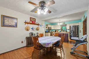 412 E Pine St, Paxton, IL 60957 - Photo 6