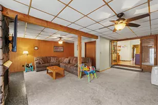 412 E Pine St, Paxton, IL 60957 - Photo 8