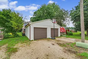 412 E Pine St, Paxton, IL 60957 - Photo 22