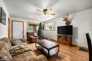 413 S May St, Joliet, IL 60436 - Photo 6