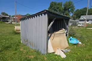 87 E 3rd St, Dallas City, IL 62330 - Photo 12