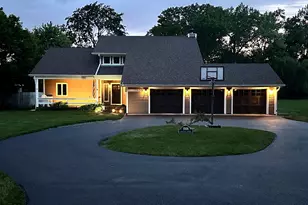 1906 Stoddard Ave, Wheaton, IL 60187 - Photo 2