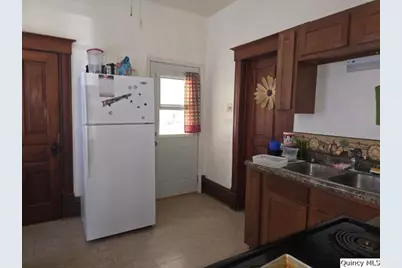 80 W 4th Street, Dallas City, IL 62330 - Photo 8