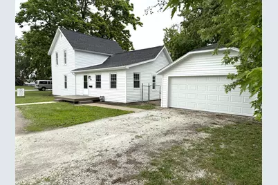 409 E Chestnut Street, Paxton, IL 60957 - Photo 2