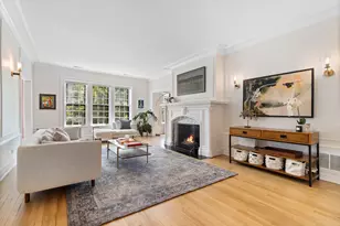 510 W Surf St, Chicago, IL 60657 - Photo 4