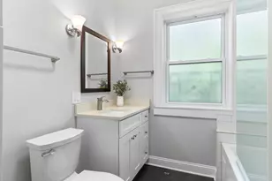510 W Surf St, Chicago, IL 60657 - Photo 24