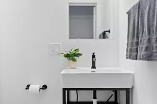 510 W Surf St, Chicago, IL 60657 - Photo 18