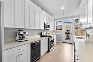 510 W Surf St, Chicago, IL 60657 - Photo 14