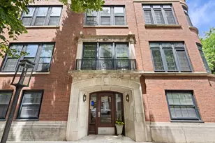 510 W Surf St, Chicago, IL 60657 - Photo 2