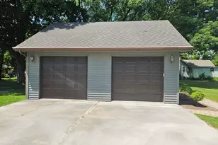 48 N Market St, Momence, IL 60954 - Photo 18