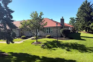 7554 W Willowood Ct, Orland Park, IL 60462 - Photo 2