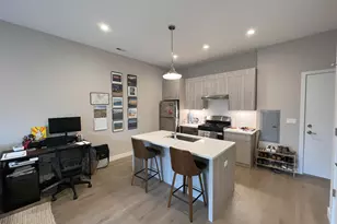 3757 N Sheffield Ave, Chicago, IL 60613 - Photo 2