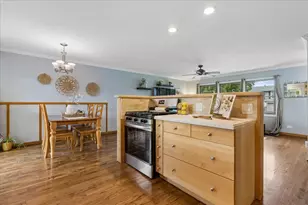 407 W Tanglewood Dr, Arlington Heights, IL 60004 - Photo 10