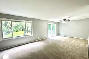 8421 Hickory Nut Grove Rd, Cary, IL 60013 - Photo 6