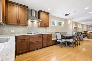 687 S Spring Rd, Elmhurst, IL 60126 - Photo 8