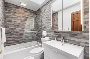 204 Racquet Club Ct, Hinsdale, IL 60521 - Photo 14