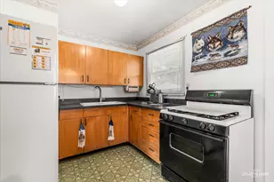 825 Foran Ln, Aurora, IL 60506 - Photo 6