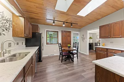 403 W Harding Road, Lombard, IL 60148 - Photo 8