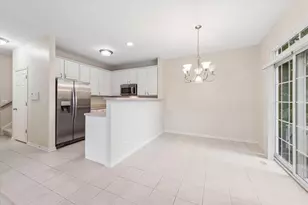 641 Bridle Ct, Lakemoor, IL 60051 - Photo 8