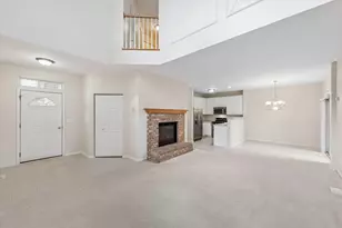 641 Bridle Ct, Lakemoor, IL 60051 - Photo 4