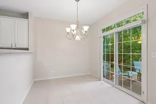641 Bridle Ct, Lakemoor, IL 60051 - Photo 10