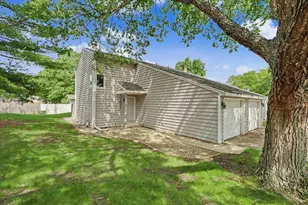 1931 Blackthorn Dr, Champaign, IL 61821 - Photo 2