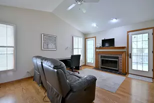 88 Jansen Ln, Vernon Hills, IL 60061 - Photo 10