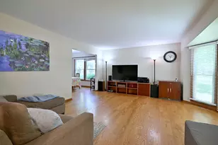 88 Jansen Ln, Vernon Hills, IL 60061 - Photo 4