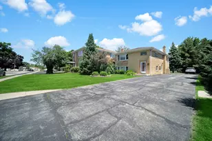 227 S Hale St, Addison, IL 60101 - Photo 4
