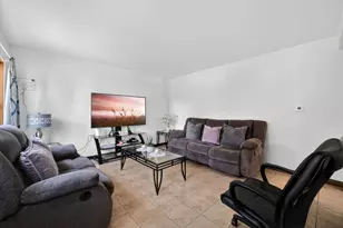 227 S Hale St, Addison, IL 60101 - Photo 6